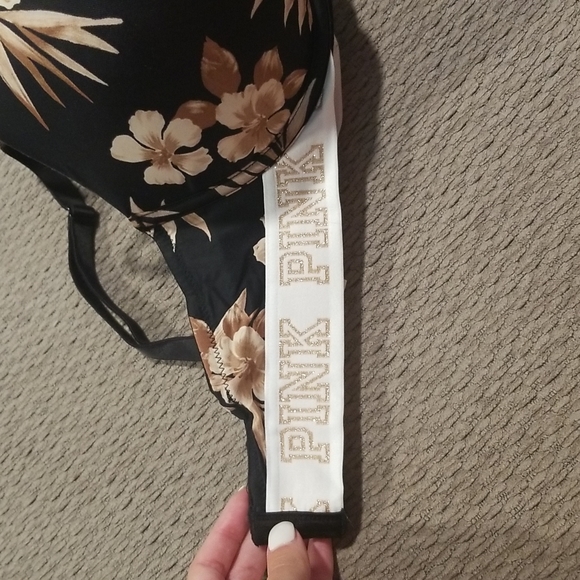 VS Pink Super Push Up Bra - Picture 2 of 10